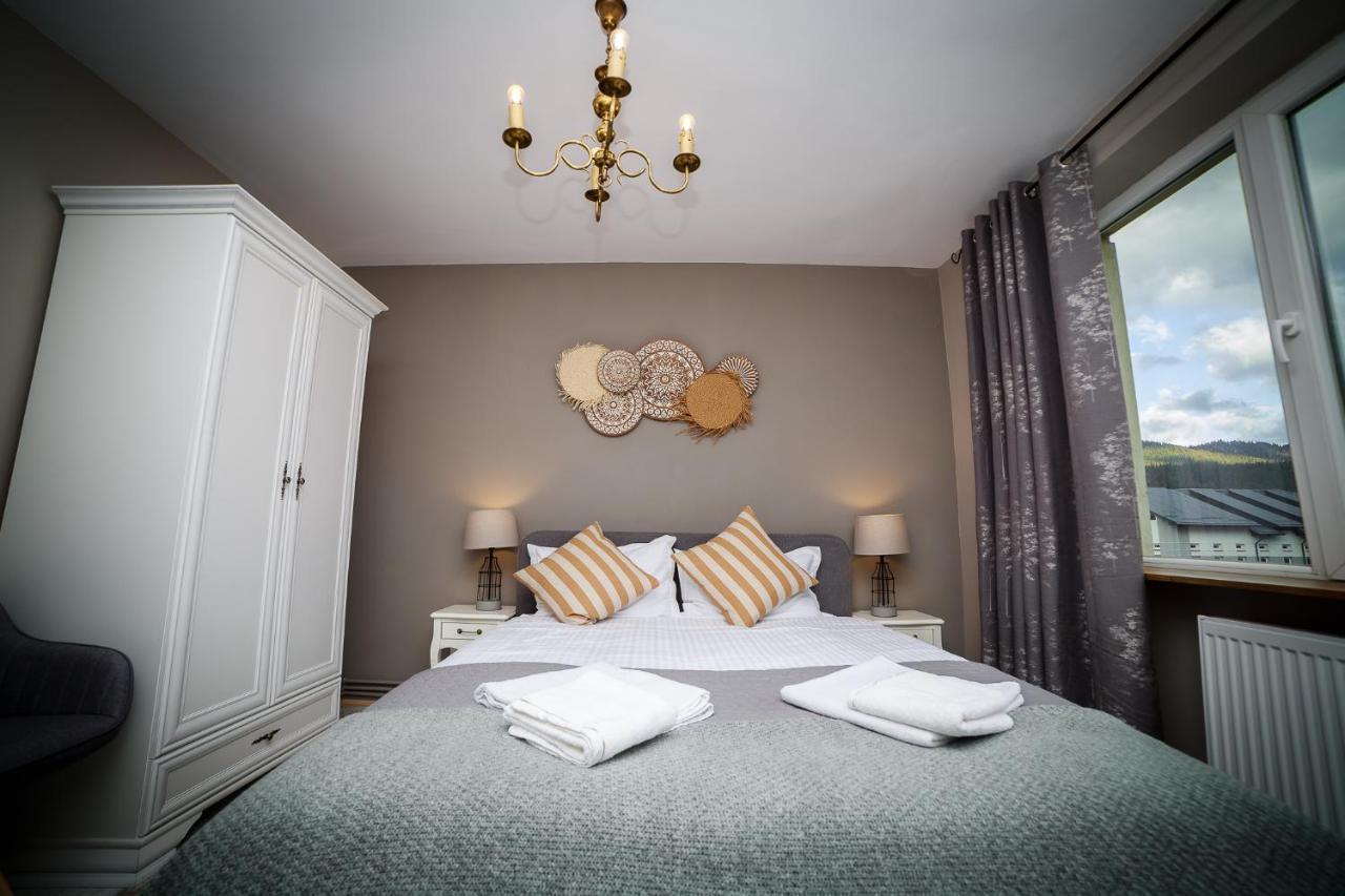 Exquisite 3 Room Apartment In The Heart Of Thetown Campulung Moldovenesc Exterior photo