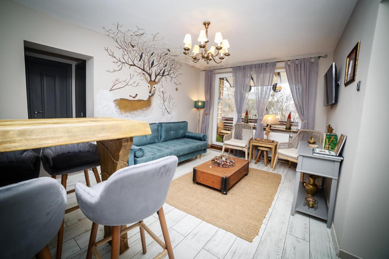 Exquisite 3 Room Apartment In The Heart Of Thetown Campulung Moldovenesc Exterior photo